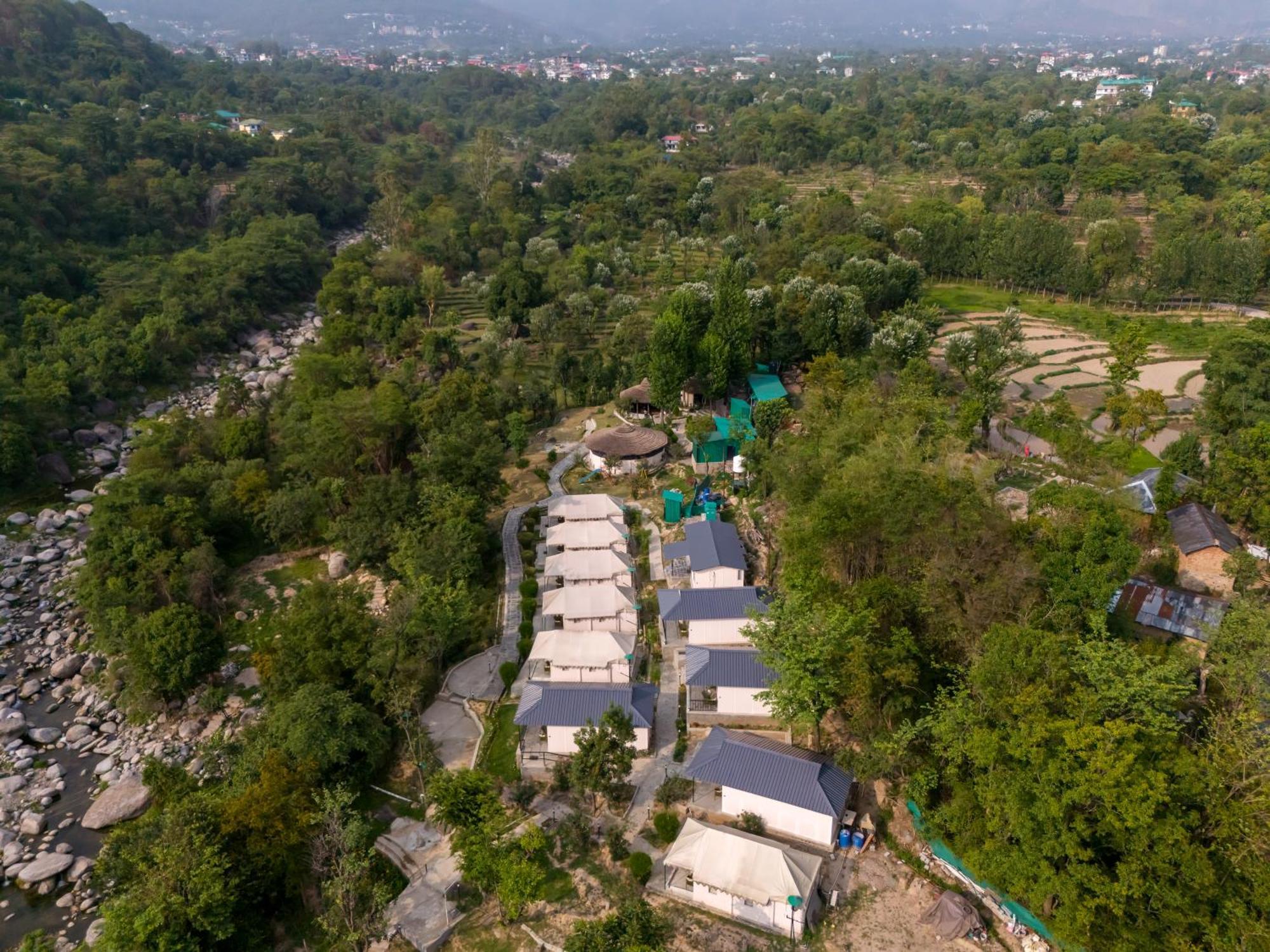 Dev Bhoomi Farms&Cottages Dharamshala Exteriör bild