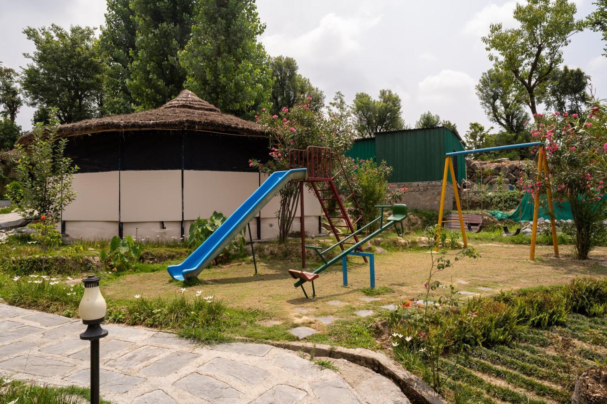 Dev Bhoomi Farms&Cottages Dharamshala Exteriör bild