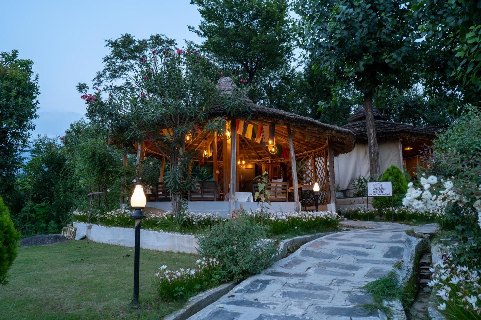 Dev Bhoomi Farms&Cottages Dharamshala Exteriör bild