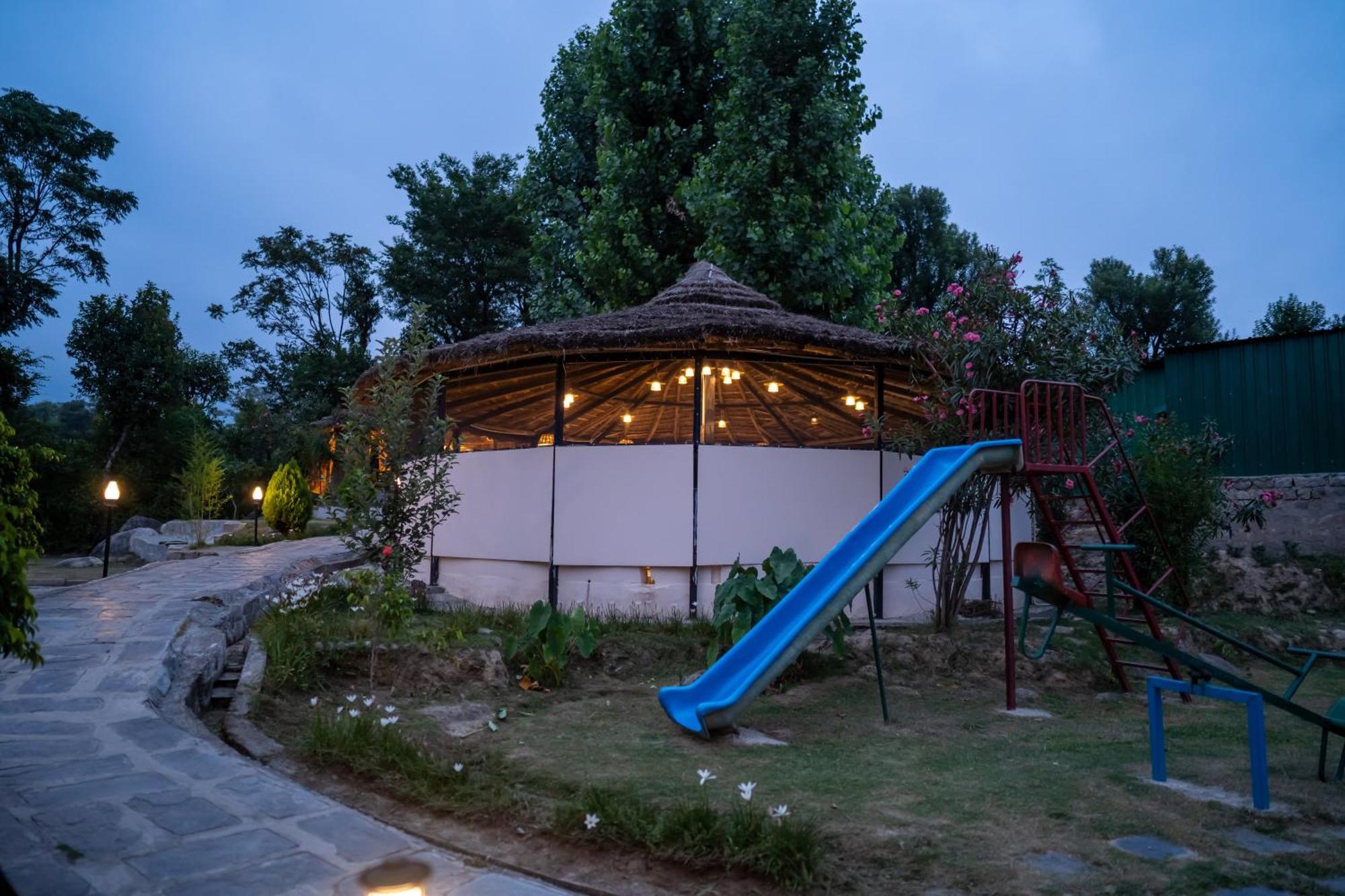 Dev Bhoomi Farms&Cottages Dharamshala Exteriör bild